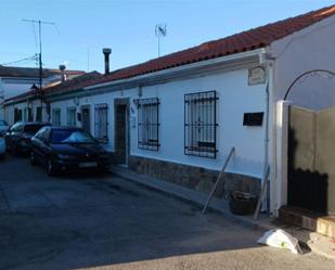 Vista exterior de Pis de lloguer en Valdilecha amb Jardí privat