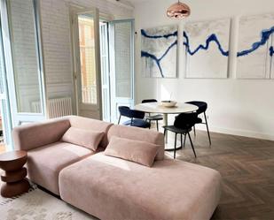 Sala d'estar de Pis de lloguer en  Barcelona Capital amb Aire condicionat i Balcó