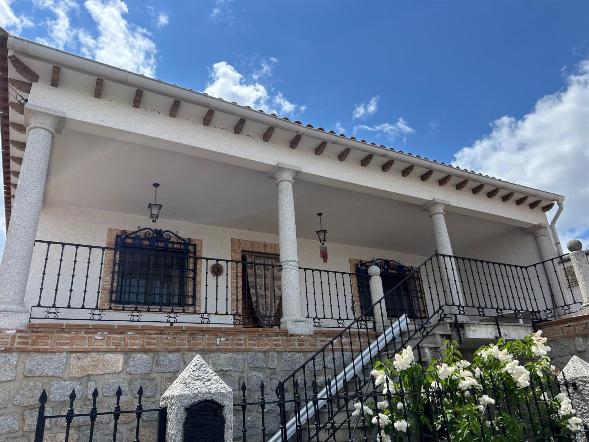 Vista exterior de Casa o xalet en venda en Las Ventas Con Peña Aguilera amb Aire condicionat, Calefacció i Jardí privat