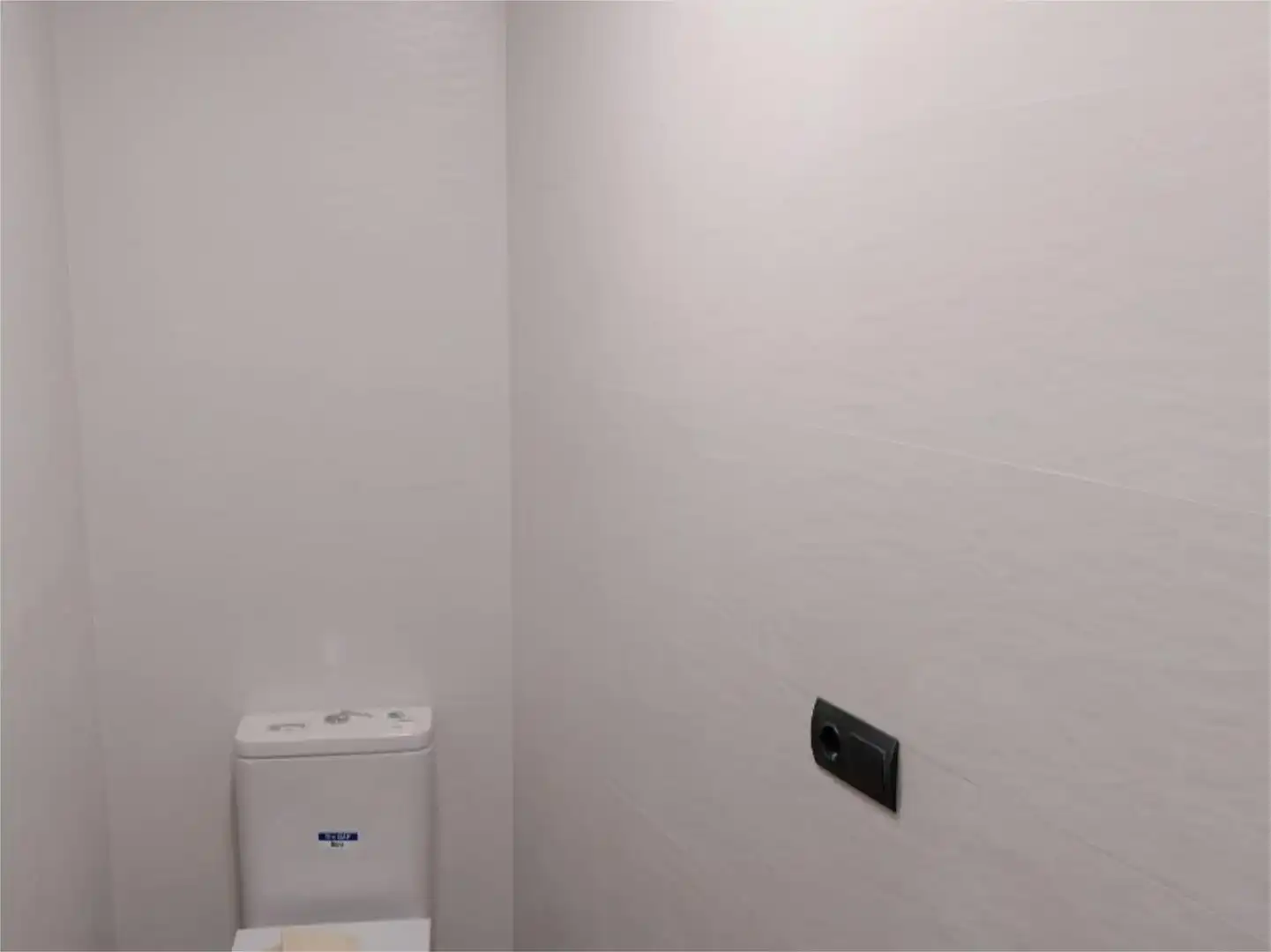 Baño de Piso en venta en Tarrés con Calefacción y Parquet