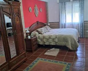 Dormitori de Casa adosada en venda en Navalmoral de la Mata amb Terrassa