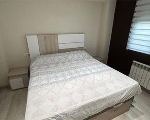 Bedroom of Flat to share in  Jaén Capital  with Air Conditioner, Heating and Private garden