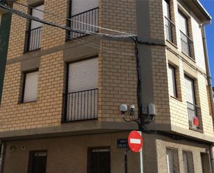 Vista exterior de Casa adosada en venda en Fustiñana amb Calefacció, Moblat i Balcó