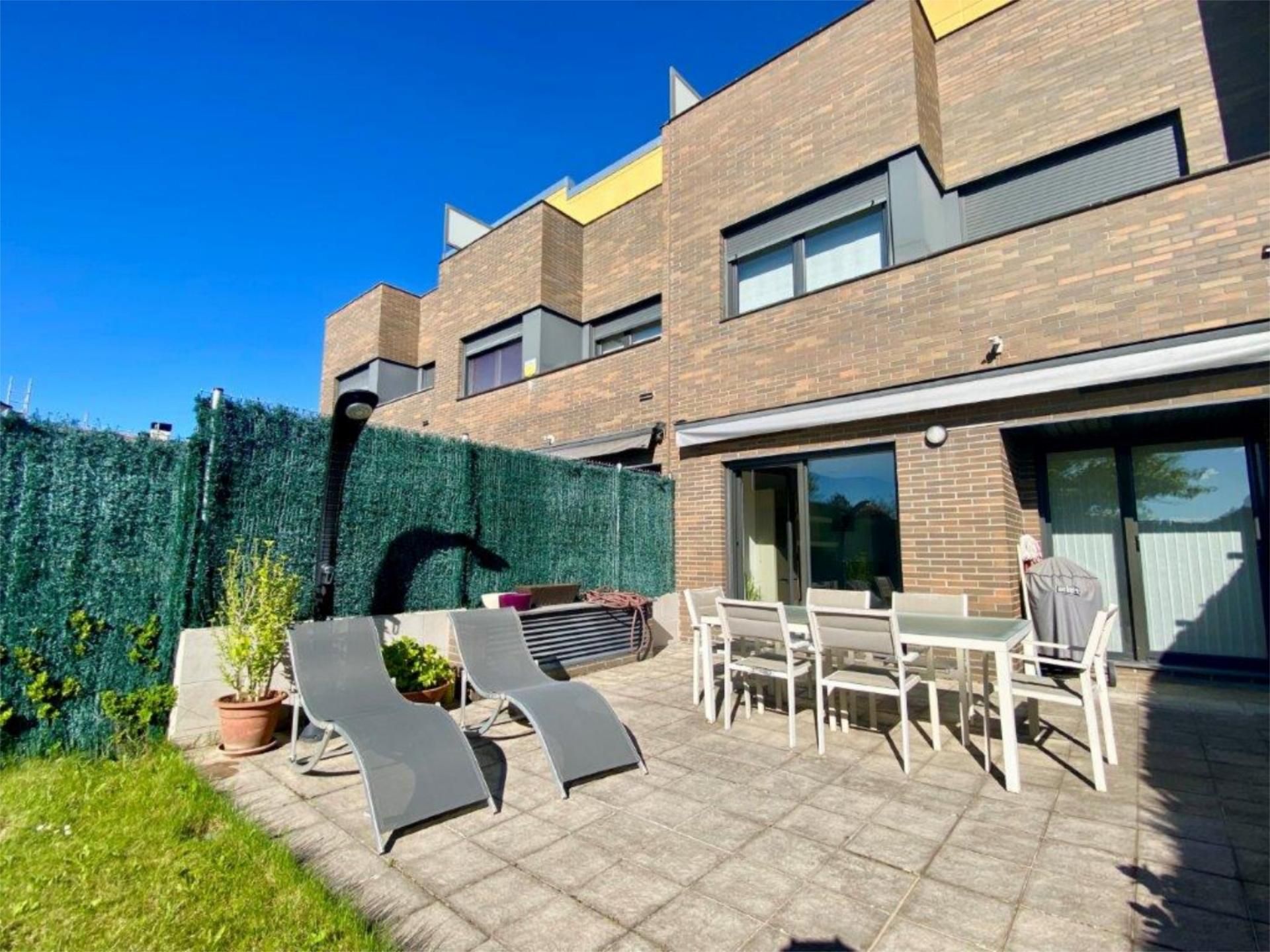 Terrassa de Casa o xalet en venda en Egüés amb Calefacció, Jardí privat i Parquet