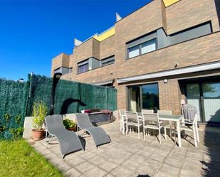 Terrassa de Casa o xalet en venda en Egüés amb Calefacció, Jardí privat i Parquet