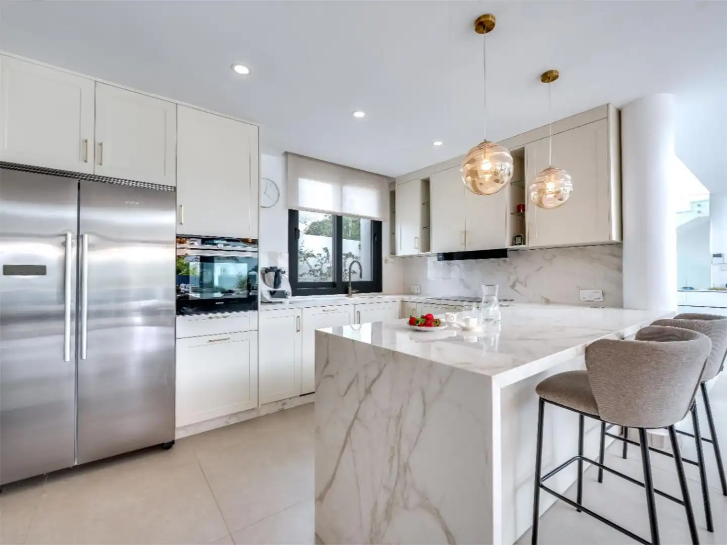 Casa o xalet en venda a Urbanización Montecarlo, 10, Nueva Alcántara Cuina de Casa o xalet en venda en Marbella amb Aire condicionat, Terrassa i Piscina