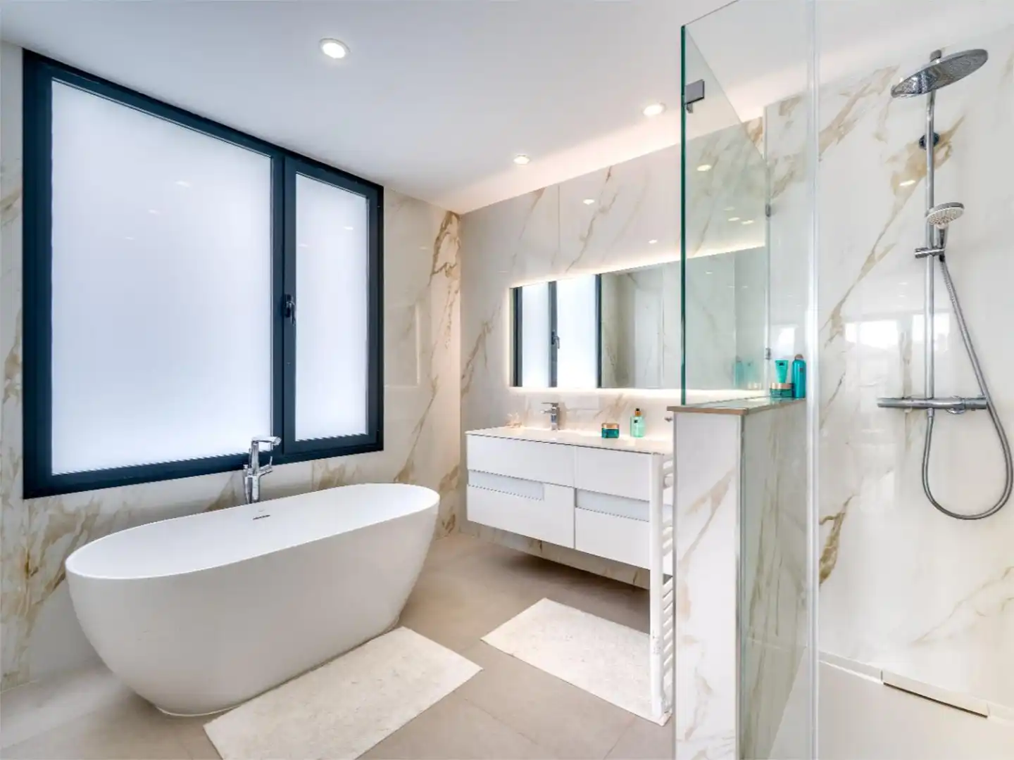 Casa o xalet en venda a Urbanización Montecarlo, 10, Nueva Alcántara Bany de Casa o xalet en venda en Marbella amb Aire condicionat, Terrassa i Piscina