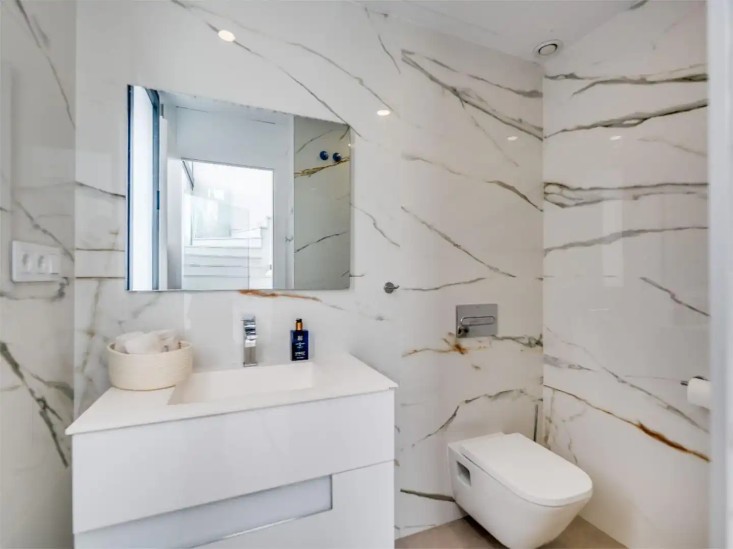 Casa o xalet en venda a Urbanización Montecarlo, 10, Nueva Alcántara Bany de Casa o xalet en venda en Marbella amb Aire condicionat, Terrassa i Piscina
