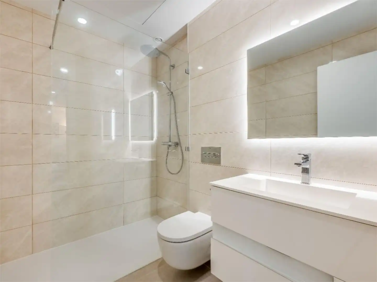 Casa o xalet en venda a Urbanización Montecarlo, 10, Nueva Alcántara Bany de Casa o xalet en venda en Marbella amb Aire condicionat, Terrassa i Piscina