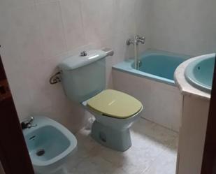Bany de Casa adosada de lloguer en Puerto Lumbreras amb Terrassa, Moblat i Forn