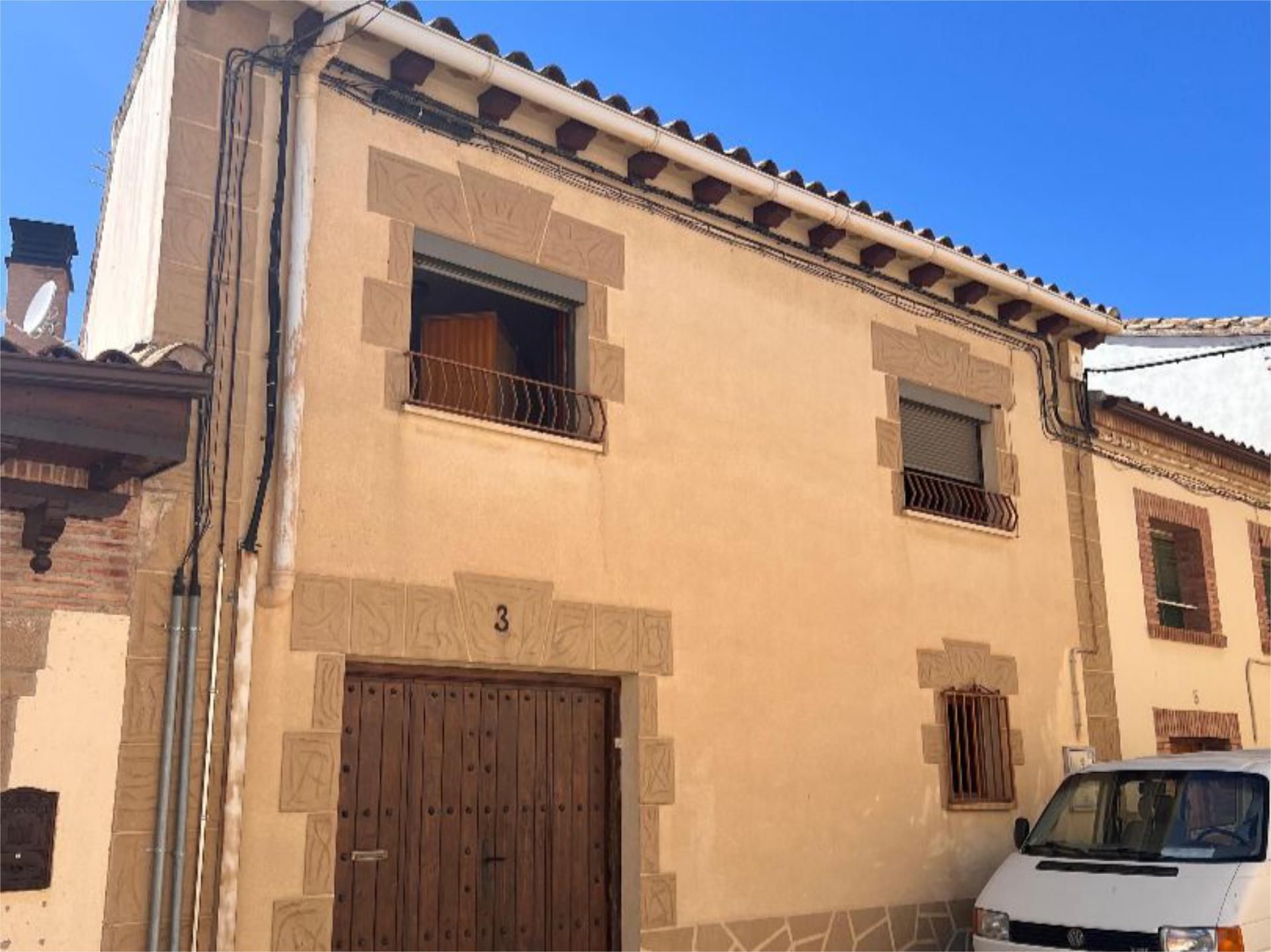 Vista exterior de Casa adosada en venda en Siétamo amb Calefacció, Jardí privat i Terrassa