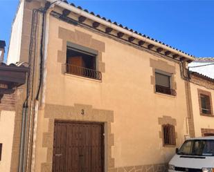 Vista exterior de Casa adosada en venda en Siétamo amb Calefacció, Jardí privat i Terrassa
