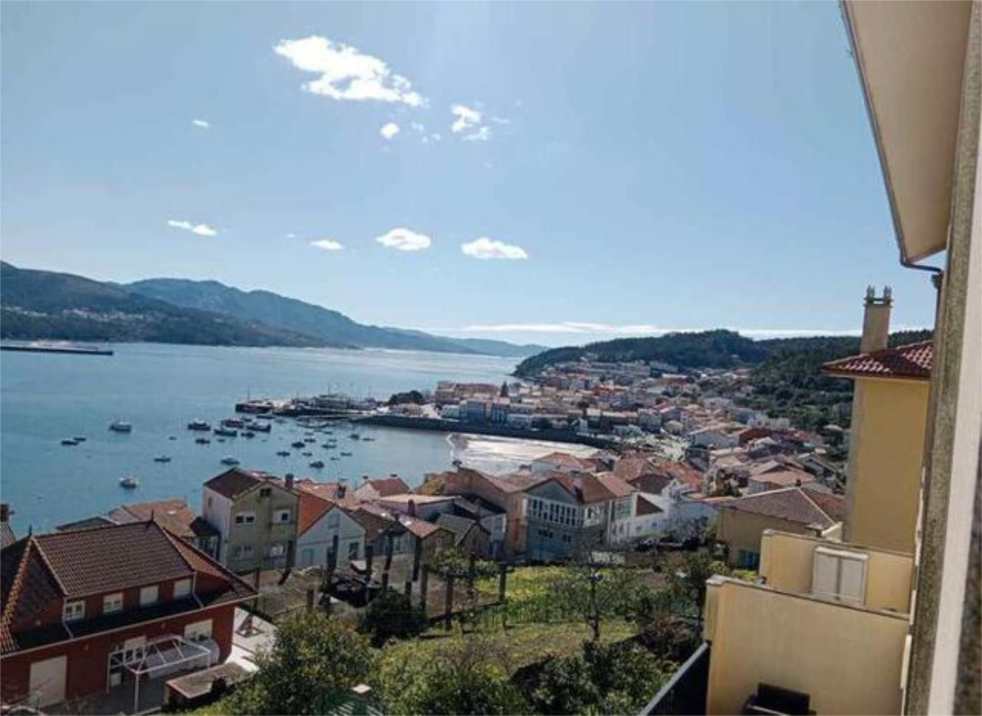 Vista exterior de Apartament en venda en Corcubión amb Calefacció i Moblat