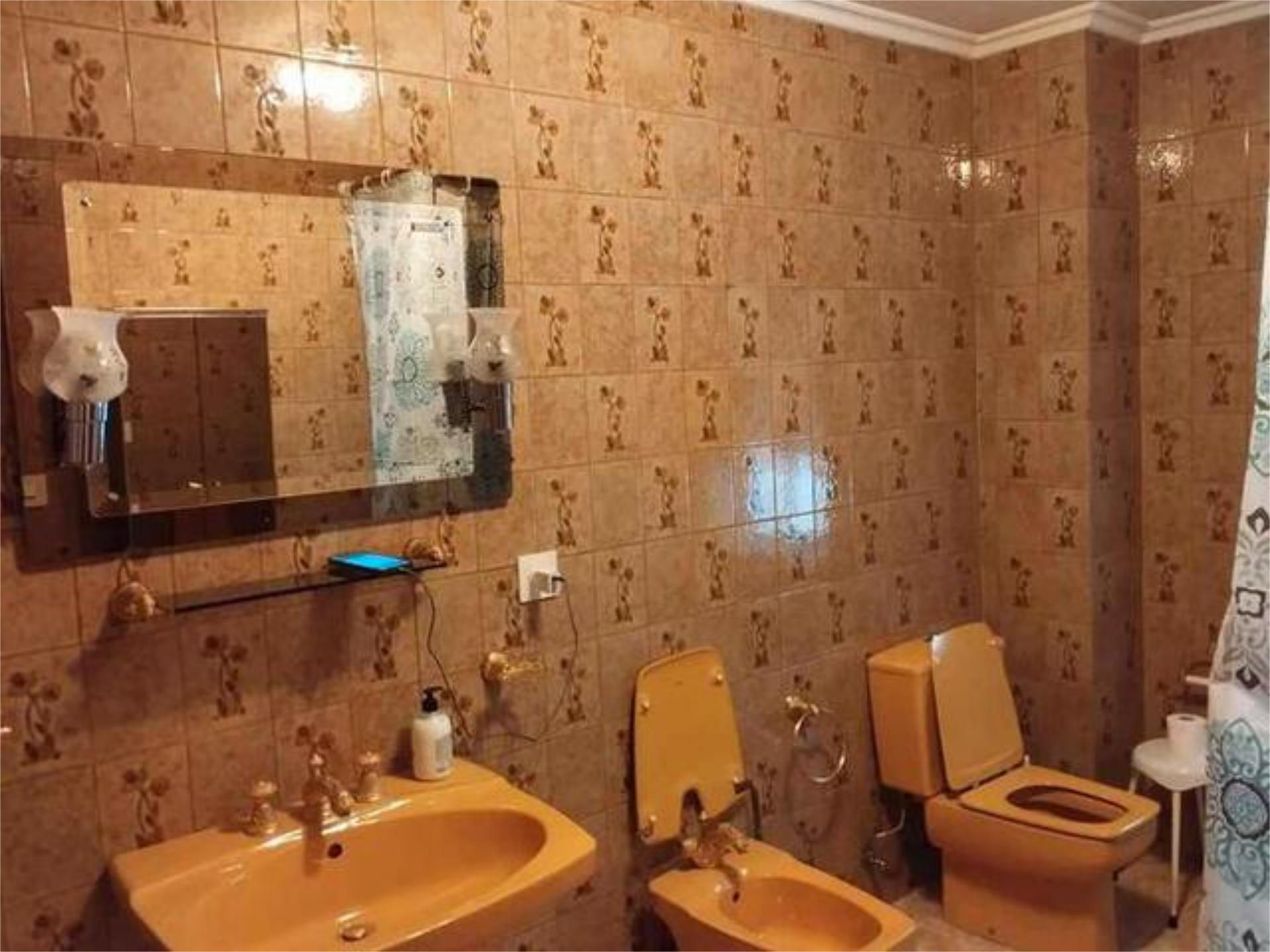 Bathroom of Flat to rent in Villablino  with Heating, Terrace and Storage room