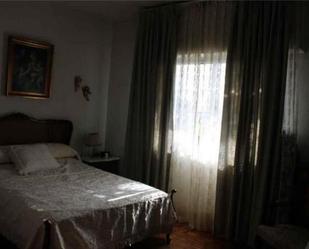 Bedroom of Flat for sale in  Madrid Capital  with Heating, Private garden and Terrace