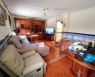 Sala d'estar de Casa adosada en venda en Talavera de la Reina amb Aire condicionat