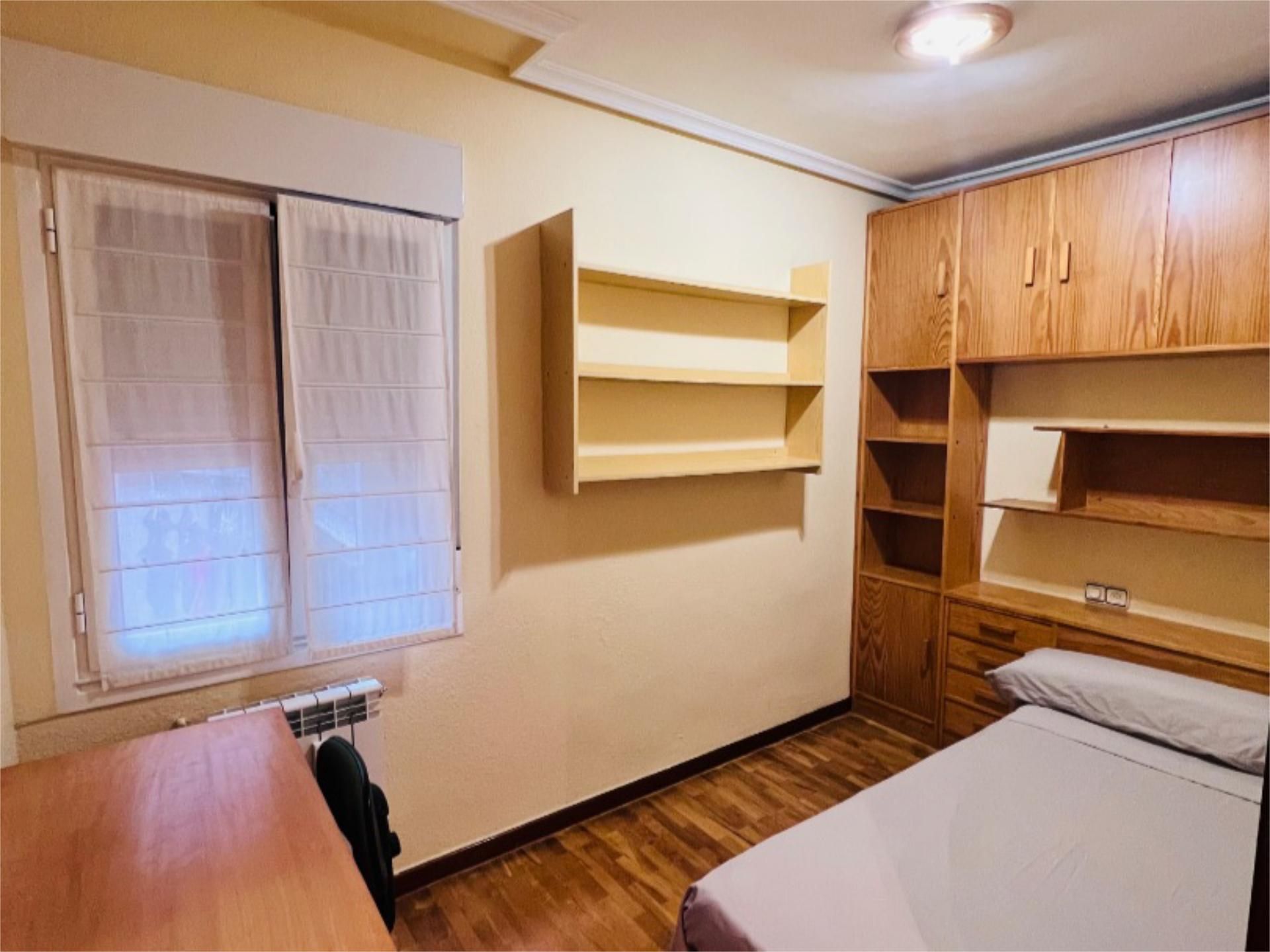 Bedroom of Flat to share in Soria Capital 