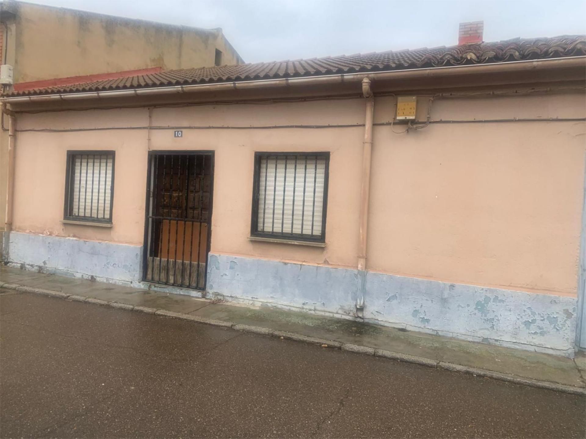 Vista exterior de Pis en venda en Palencia Capital amb Calefacció, Jardí privat i Traster
