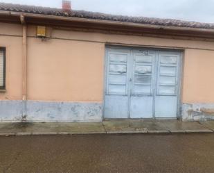 Vista exterior de Casa adosada en venda en Palencia Capital amb Calefacció, Jardí privat i Traster