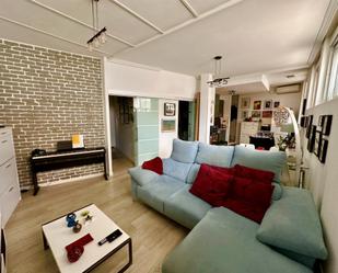 Living room of Flat for sale in  Madrid Capital