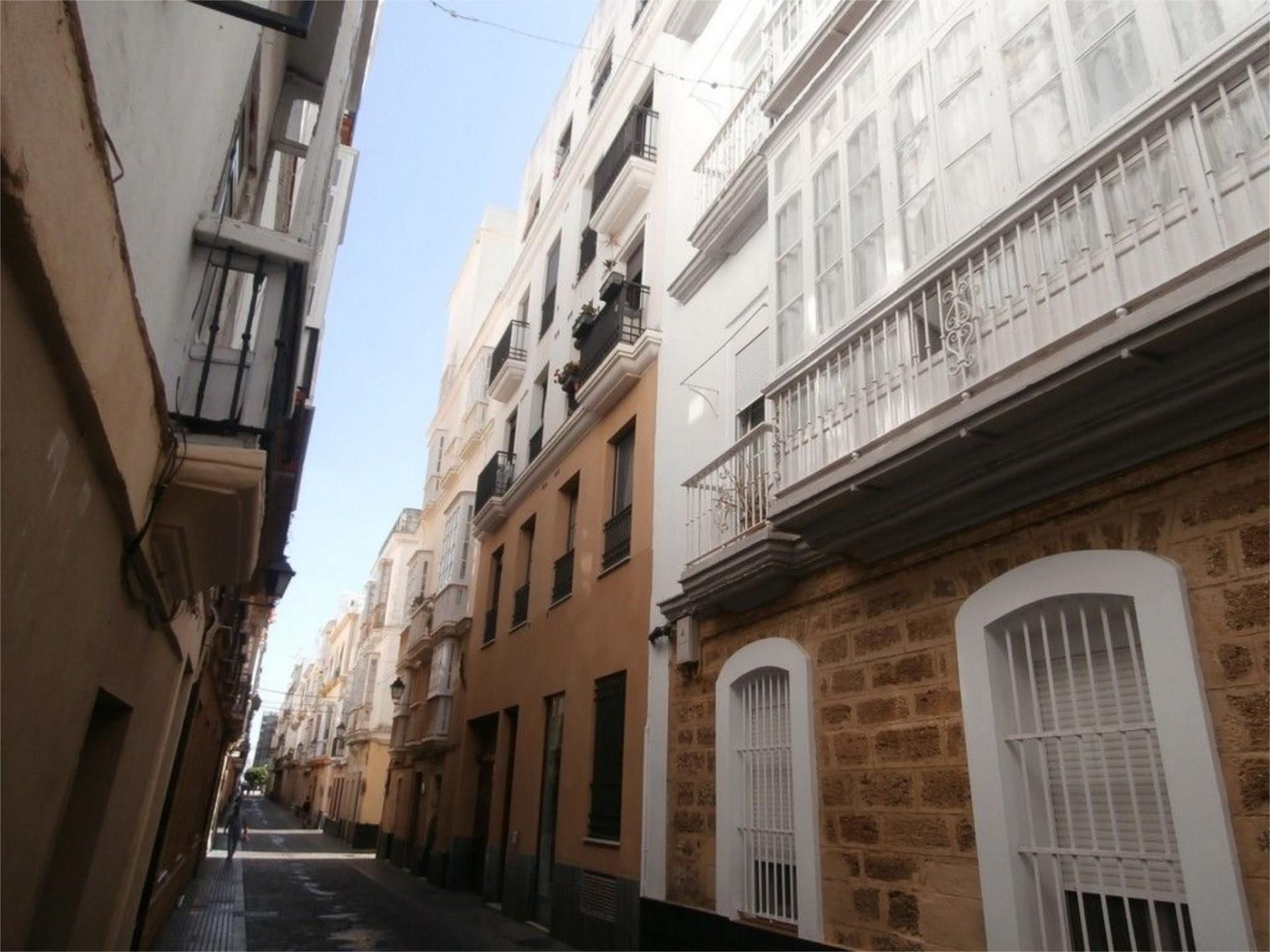 Exterior view of Flat for sale in  Cádiz Capital  with Air Conditioner and Balcony