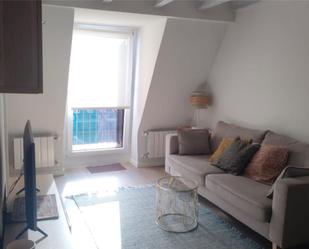 Sala d'estar de Pis en venda en Donostia - San Sebastián  amb Terrassa i Balcó