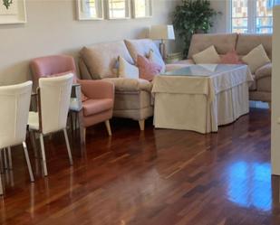 Living room of Flat to rent in Badajoz Capital  with Air Conditioner, Heating and Parquet flooring