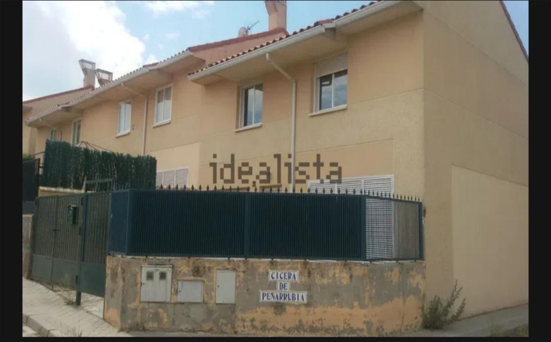 Exterior view of House or chalet for sale in El Espinar  with Heating, Private garden and Parquet flooring