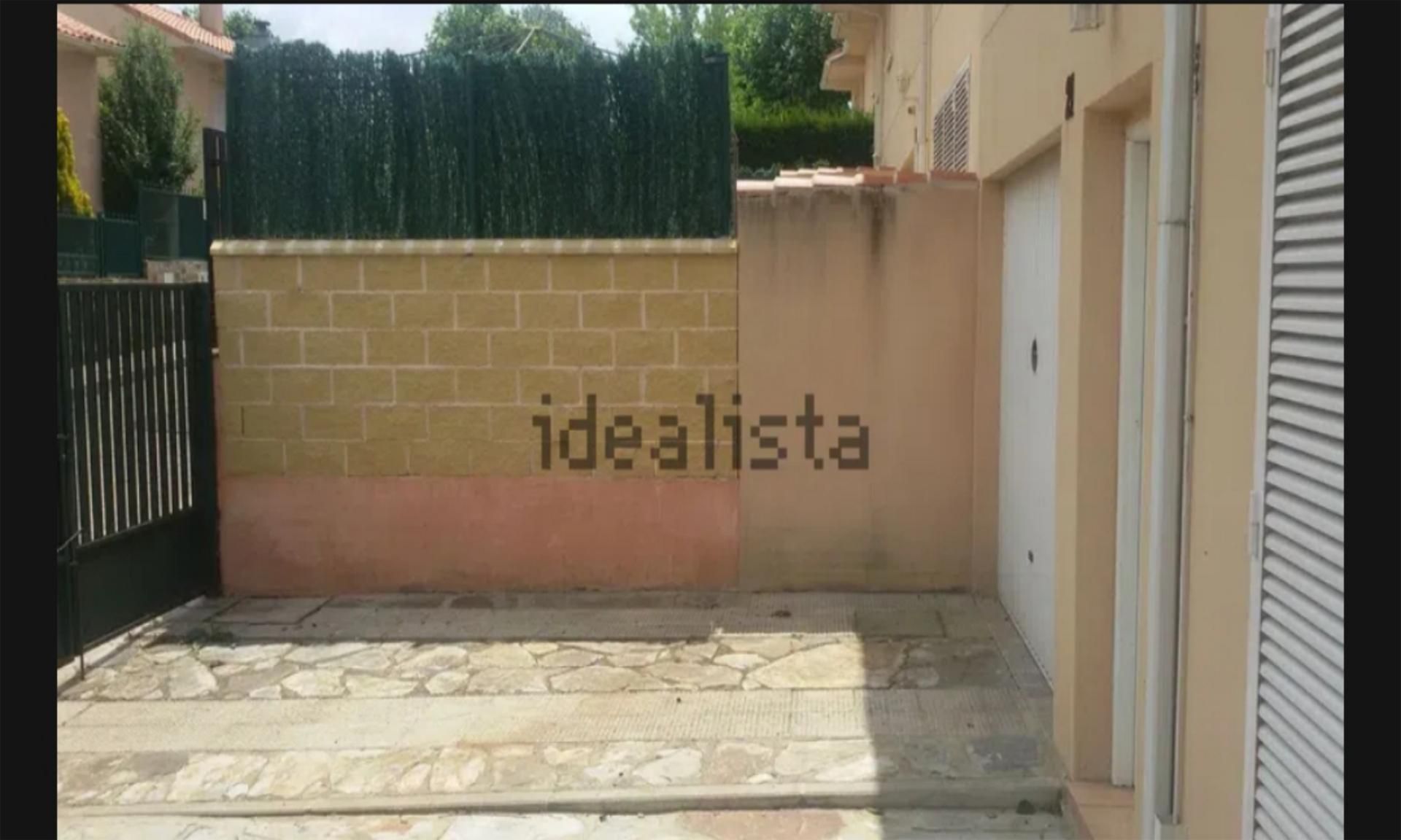 Exterior view of House or chalet for sale in El Espinar  with Heating, Private garden and Parquet flooring