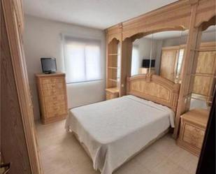 Dormitori de Apartament de lloguer en Navalmoral de la Mata amb Moblat