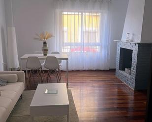 Sala d'estar de Pis de lloguer en Arroyo de la Luz amb Terrassa, Moblat i Forn