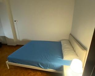Bedroom of Flat to share in León Capital   with Heating, Parquet flooring and Furnished
