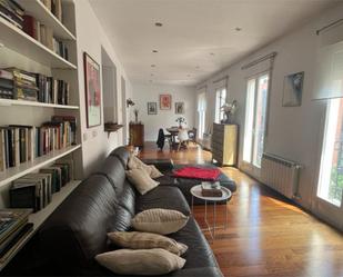 Living room of Flat for sale in  Madrid Capital  with Terrace and Balcony