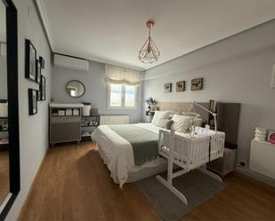 Bedroom of Flat for sale in  Madrid Capital  with Air Conditioner, Heating and Parquet flooring