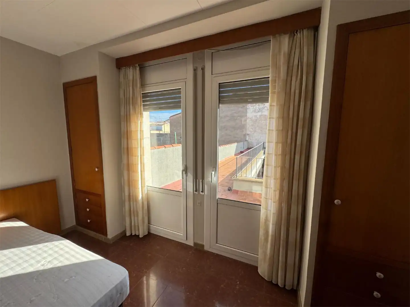 Einfamilien-Reihenhaus zur Miete in Creu Alta - Puiggener Schlafzimmer von Einfamilien-Reihenhaus zur Miete in Sabadell