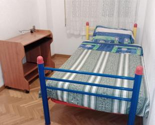 Bedroom of Flat to share in Valdemoro  with Heating, Parquet flooring and Furnished