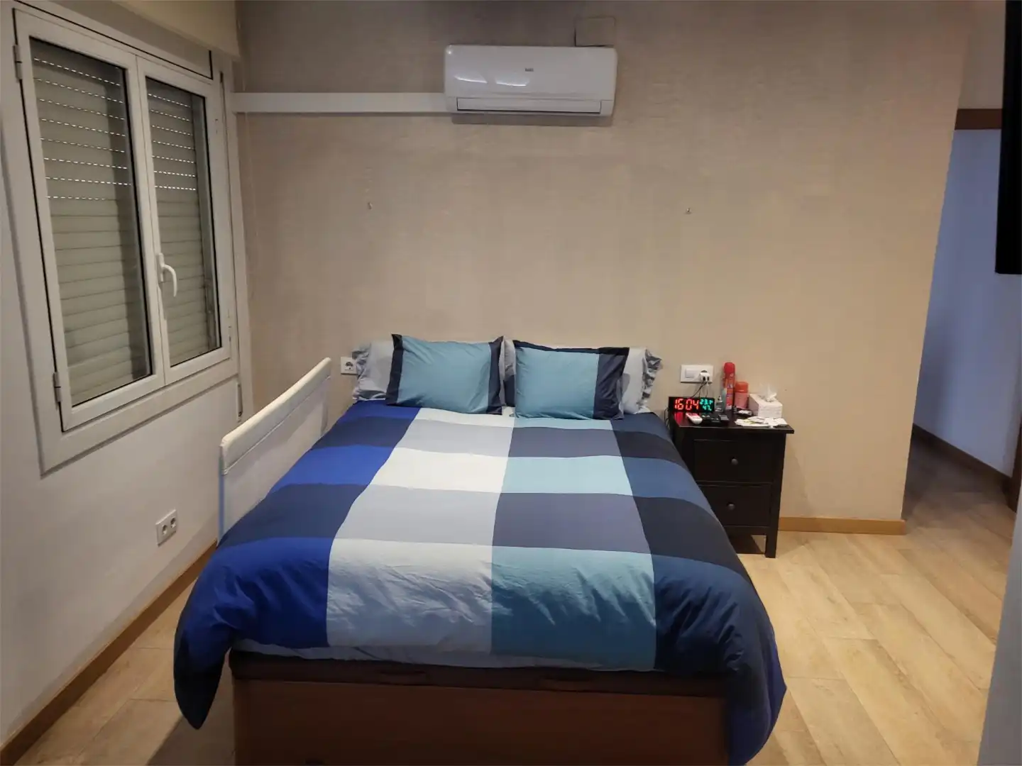 Schlafzimmer von Einfamilien-Reihenhaus zum Verkauf in Montcada i Reixac mit Terrasse