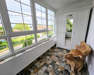 Vista exterior de Casa o xalet en venda en Sondika amb Terrassa i Balcó