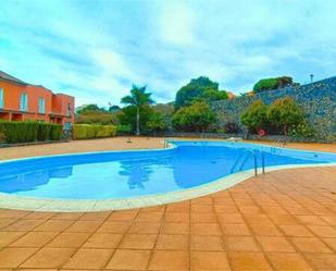 Piscina de Apartament de lloguer en Breña Baja amb Terrassa i Moblat