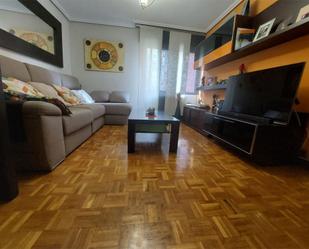 Sala d'estar de Pis en venda en Bilbao  amb Terrassa