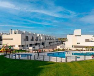 Exterior view of Flat for sale in Getafe  with Air Conditioner, Heating and Private garden