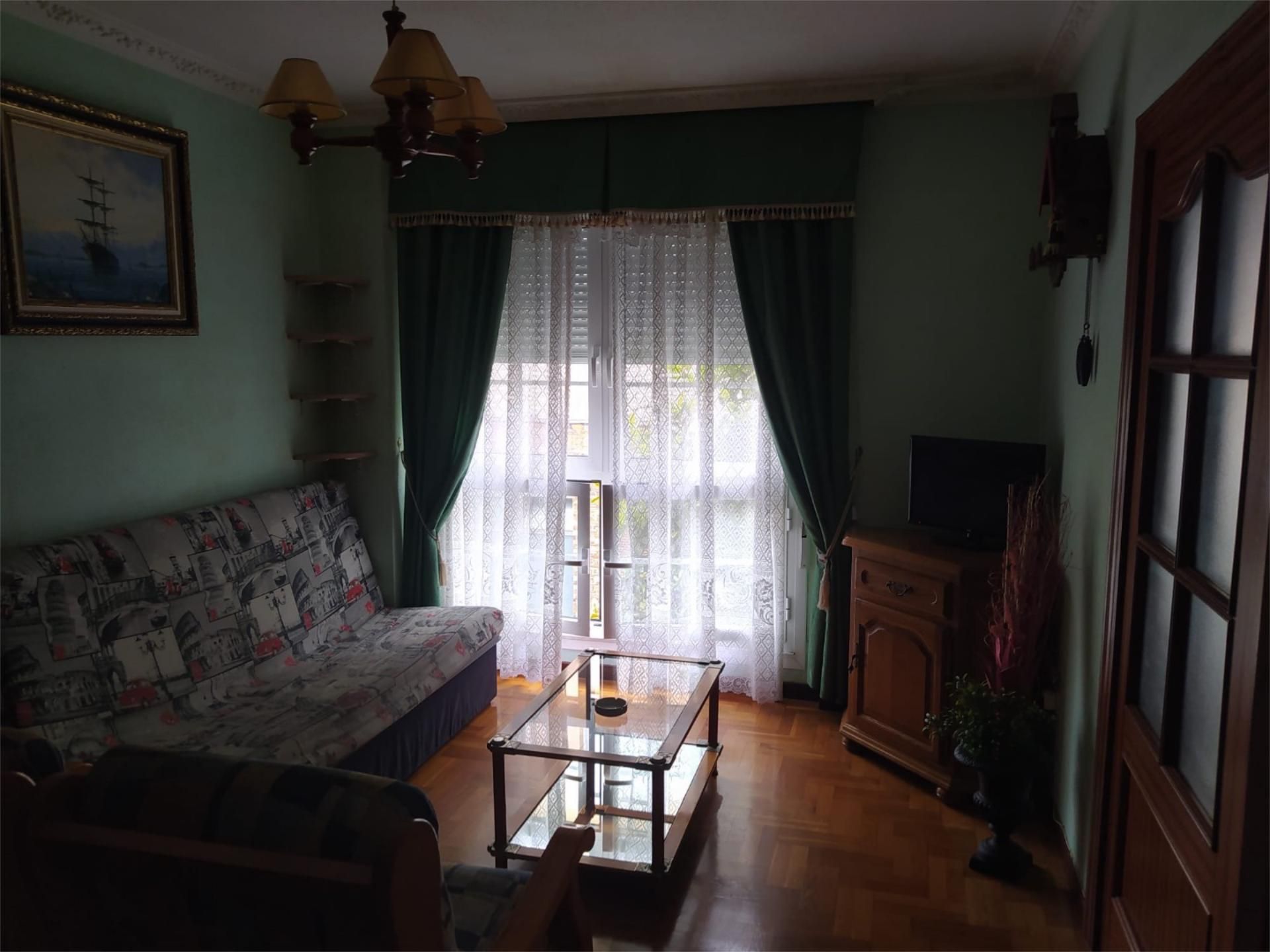 Living room of Flat to rent in Tapia de Casariego  with Heating, Parquet flooring and Furnished