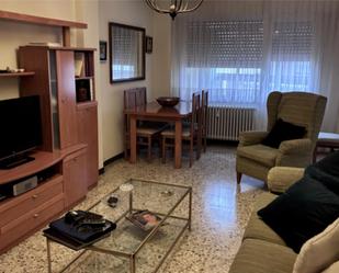 Living room of Flat for sale in  Zaragoza Capital  with Heating, Terrace and Furnished