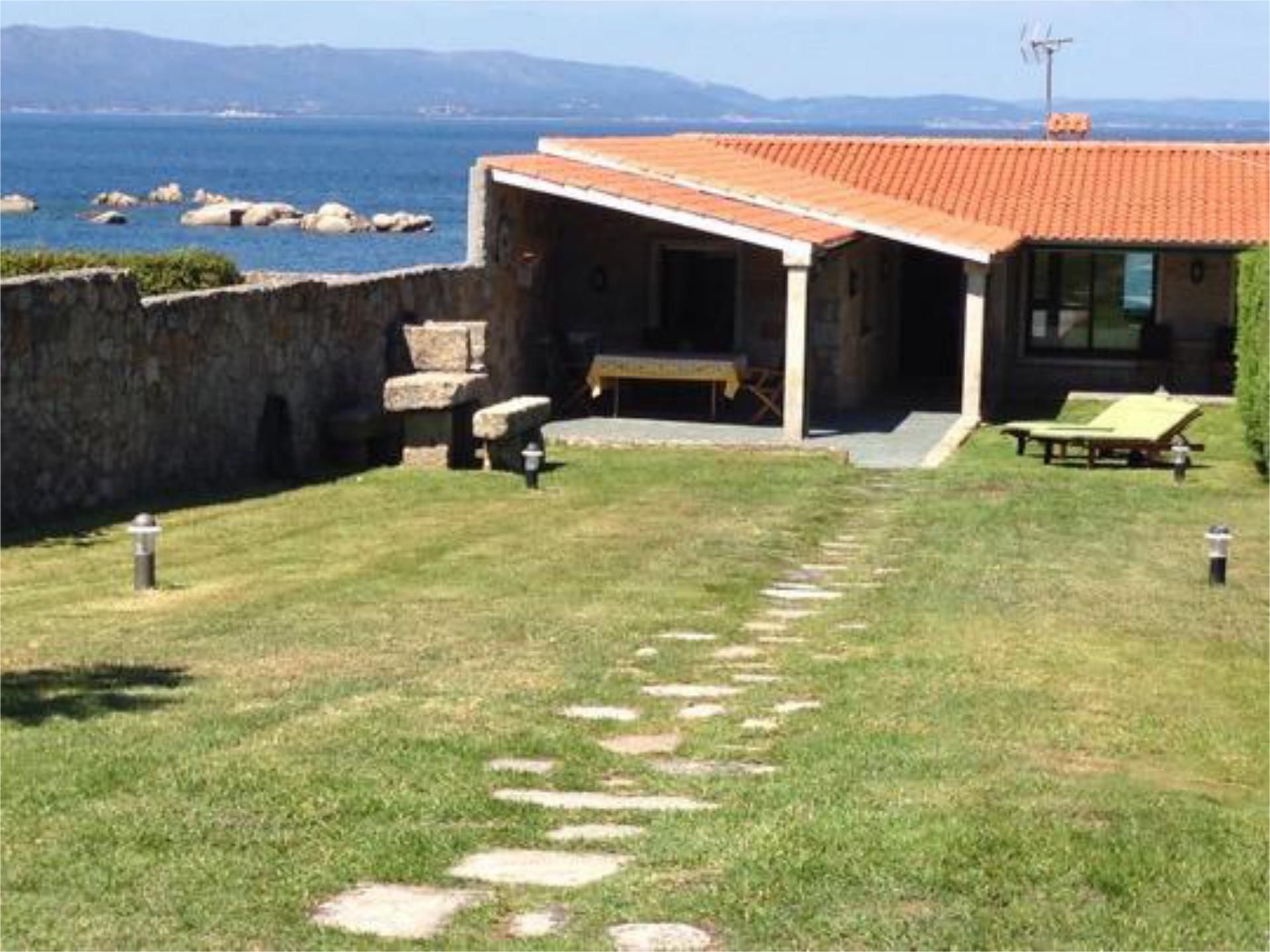 Garden of House or chalet to rent in O Grove    with Heating, Private garden and Terrace