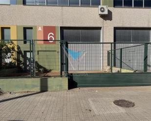 Vista exterior de Nau industrial de lloguer en Riba-roja de Túria amb Aire condicionat