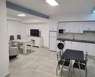 Cuina de Pis de lloguer en Alcaudete amb Moblat, Rentadora i Microones