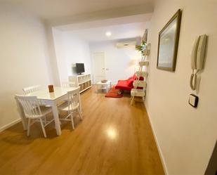 Sala d'estar de Pis de lloguer en  Sevilla Capital amb Aire condicionat, Calefacció i Parquet