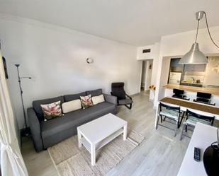 Sala d'estar de Pis de lloguer en Puerto de la Cruz amb Parquet, Moblat i Forn