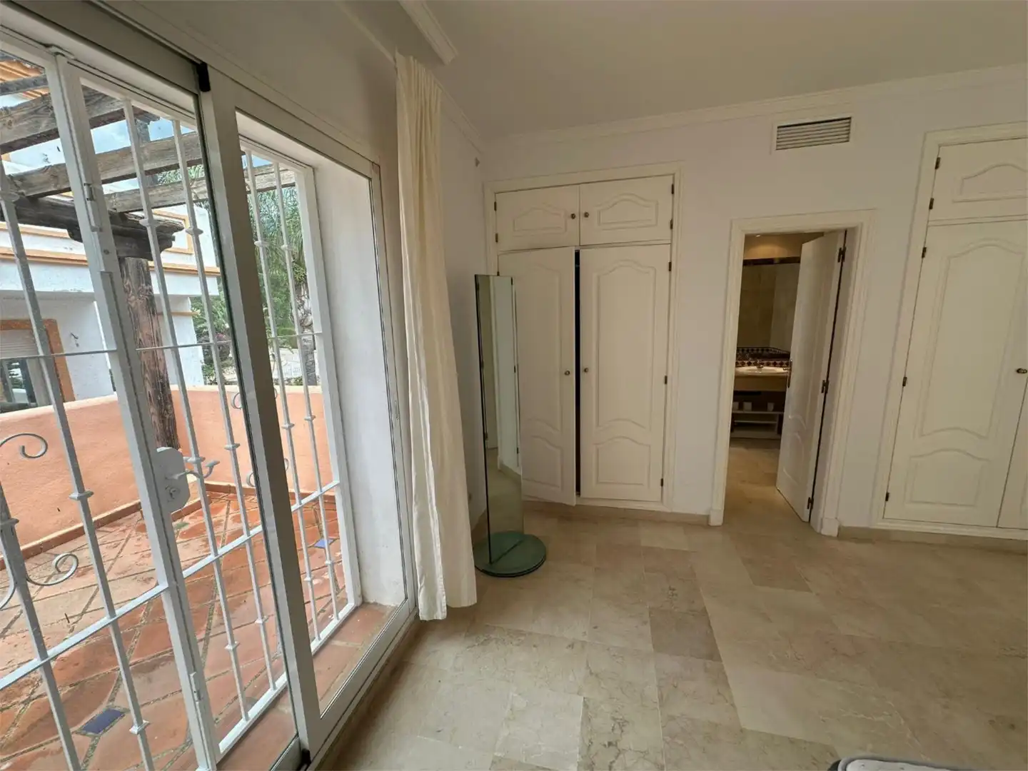 Casa adosada de lloguer a Urbanización Aloha Lake, 20, Los Naranjos Casa adosada de lloguer en Marbella amb Aire condicionat, Calefacció i Terrassa