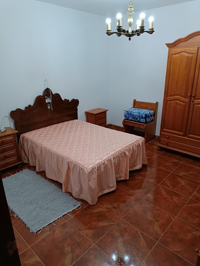 Dormitori de Pis de lloguer en Villanueva de Algaidas amb Moblat, Forn i Rentadora